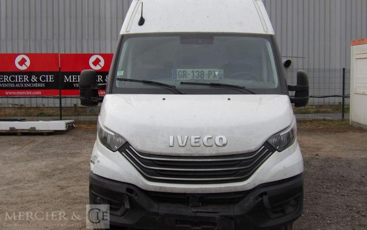 IVECO DAILY 6 FOURGON PHASE 3 35C18 3,0D 16V HI-MATIC 175 CV BOITE AUTO – 56951 KMS BLANC GR-138-PX