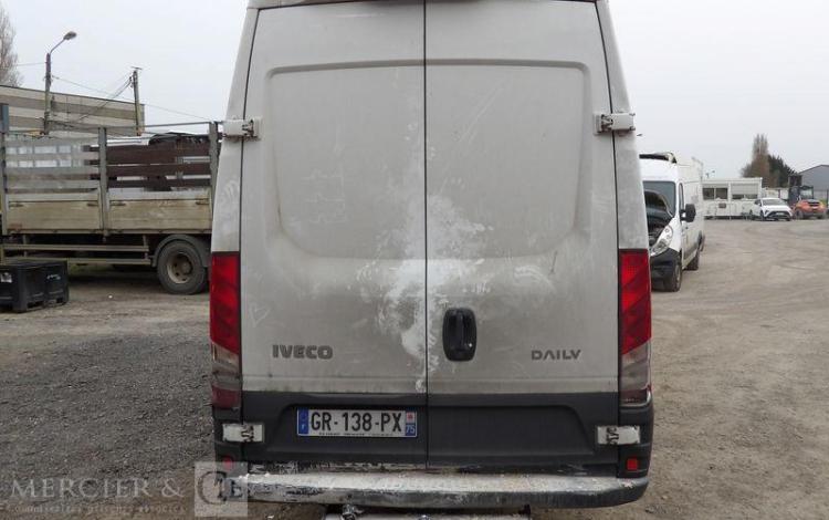 IVECO DAILY 6 FOURGON PHASE 3 35C18 3,0D 16V HI-MATIC 175 CV BOITE AUTO – 56951 KMS BLANC GR-138-PX