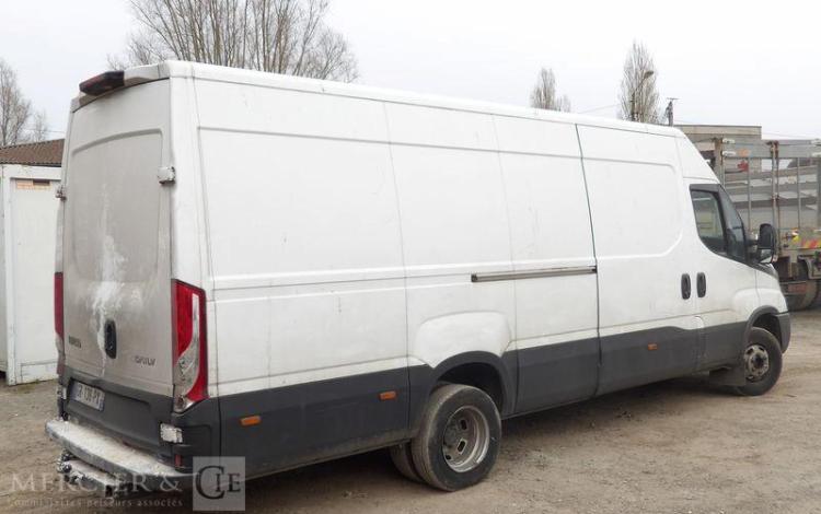 IVECO DAILY 6 FOURGON PHASE 3 35C18 3,0D 16V HI-MATIC 175 CV BOITE AUTO – 56951 KMS BLANC GR-138-PX