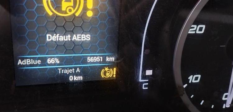 IVECO DAILY 6 FOURGON PHASE 3 35C18 3,0D 16V HI-MATIC 175 CV BOITE AUTO – 56951 KMS BLANC GR-138-PX