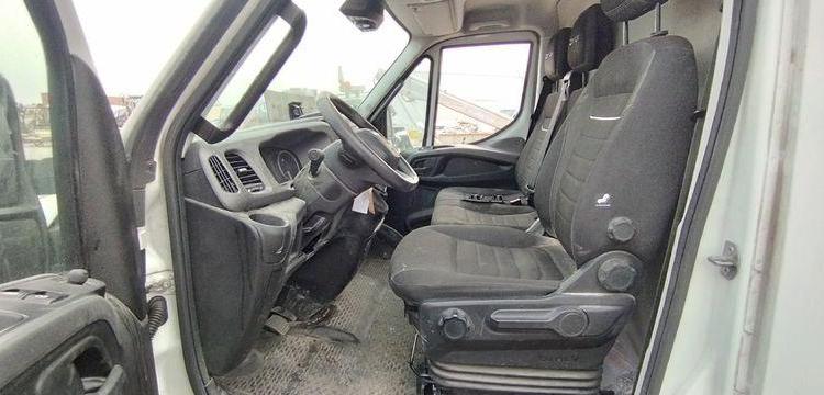IVECO DAILY 6 FOURGON PHASE 3 35C18 3,0D 16V HI-MATIC 175 CV BOITE AUTO – 56951 KMS BLANC GR-138-PX