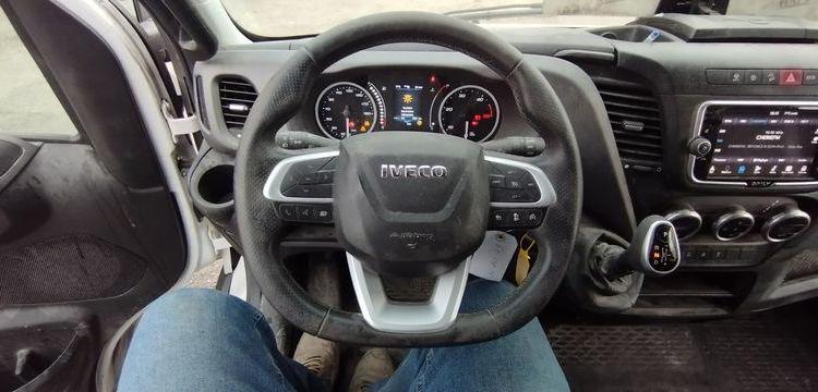 IVECO DAILY 6 FOURGON PHASE 3 35C18 3,0D 16V HI-MATIC 175 CV BOITE AUTO – 56951 KMS BLANC GR-138-PX