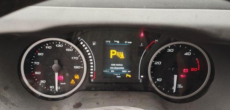 IVECO DAILY 6 FOURGON PHASE 3 35C18 3,0D 16V HI-MATIC 175 CV BOITE AUTO – 56951 KMS BLANC GR-138-PX