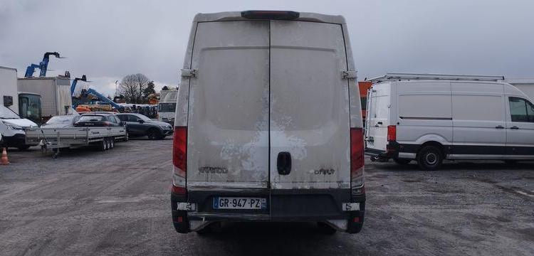 IVECO DAILY 6 FOURGON PHASE 3 35S18 3,0D HI MATIC 175 CV BOITE AUTO – 73647 KMS BLANC GR-947-PZ