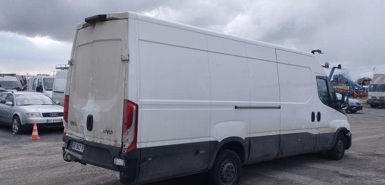 IVECO DAILY 6 FOURGON PHASE 3 35S18 3,0D HI MATIC 175 CV BOITE AUTO – 73647 KMS BLANC GR-947-PZ