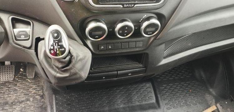 IVECO DAILY 6 FOURGON PHASE 3 35S18 3,0D HI MATIC 175 CV BOITE AUTO – 73647 KMS BLANC GR-947-PZ