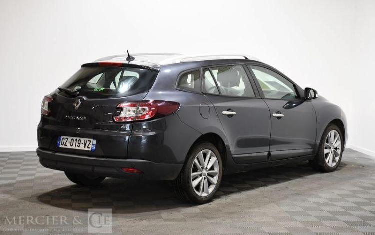 RENAULT MEGANE ESTATE 1.5 DCI 110 CARMINAT TOMTOM
 BLEU GZ-019-VZ