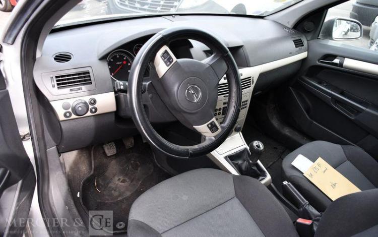 OPEL ASTRA 1,7 CDTI 100 COSMO GRIS HA-675-BF