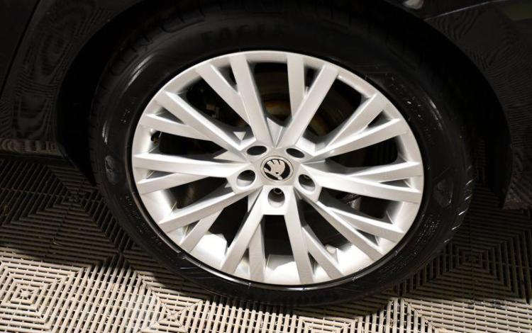 SKODA SUPERB SW 1,6 120CH CR TDI AMBITION DSG NOIR 1YJG485