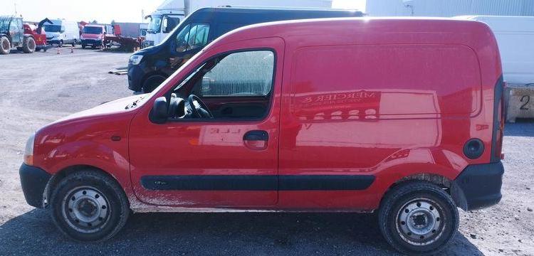 RENAULT KANGOO EXPRESS 1,2 16V 75 CV – ESSENCE – 86966 KMS – ANNEE 2003 BORDEAUX 2351VJ62