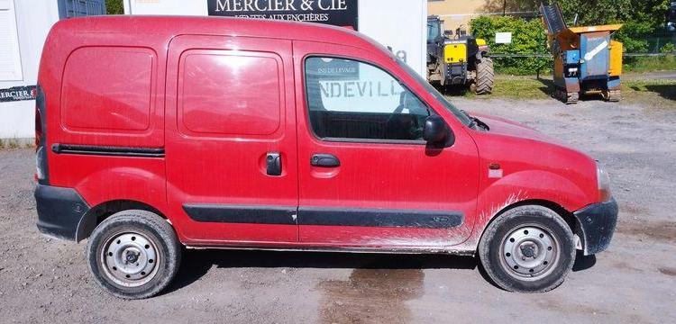 RENAULT KANGOO EXPRESS 1,2 16V 75 CV – ESSENCE – 86966 KMS – ANNEE 2003 BORDEAUX 2351VJ62