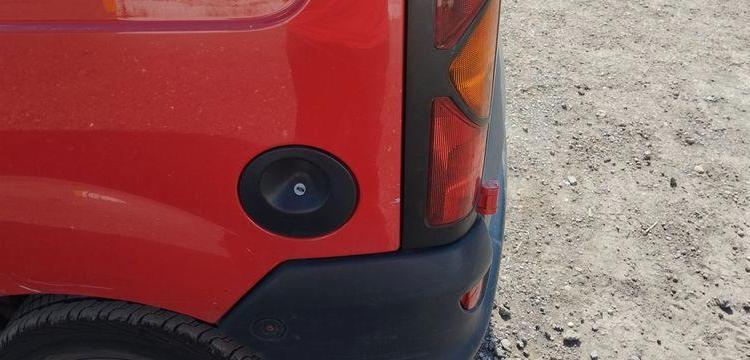 RENAULT KANGOO EXPRESS 1,2 16V 75 CV – ESSENCE – 140201 KMS – ANNEE 2003 BORDEAUX 2352VJ62