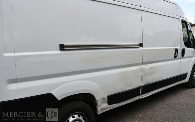 PEUGEOT BOXER 335 L3H2 2,2 BLUEHDI 140 S&S MAN 6 ASPHALT BLANC 2AUL391