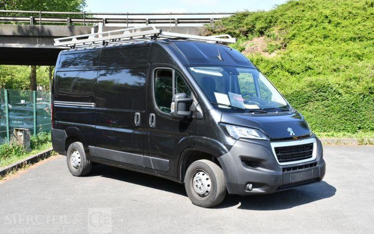 PEUGEOT BOXER 335 L2H2 2,2 BLUEHDI 165 S&S MAN 6 ASPHALT NOIR 2BNX516