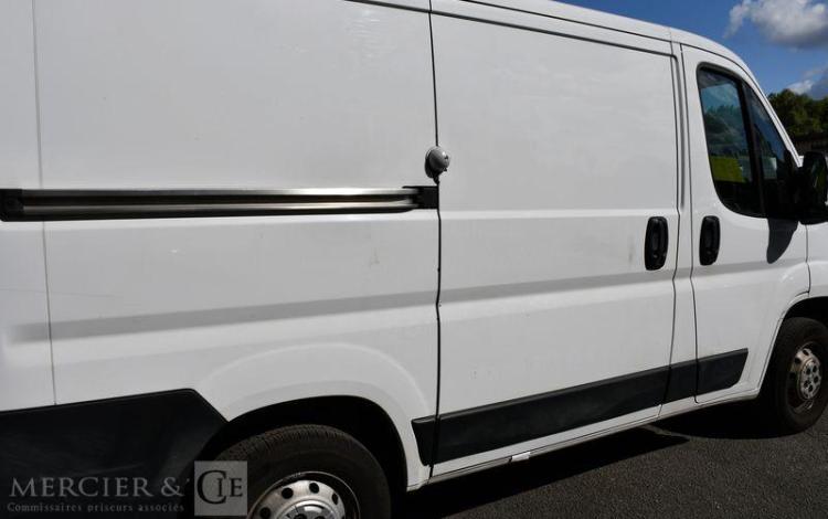 PEUGEOT BOXER 328 L1H1 2,2 BLUEHDI120 S&S PREMIUM BLANC 2GUQ883
