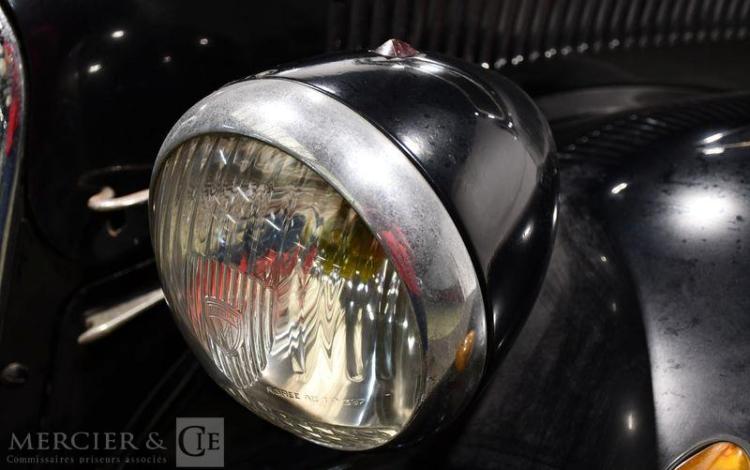 CITROEN TRACTION TYPE 15 SIX – MALLE NOIR 8601JJ59
