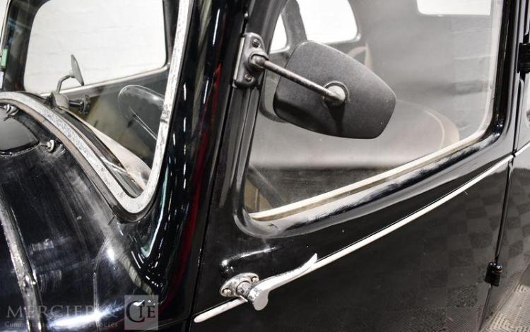 CITROEN TRACTION TYPE 15 SIX – MALLE NOIR 8601JJ59