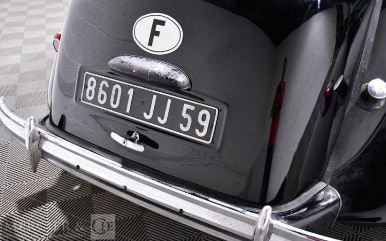 CITROEN TRACTION TYPE 15 SIX – MALLE NOIR 8601JJ59