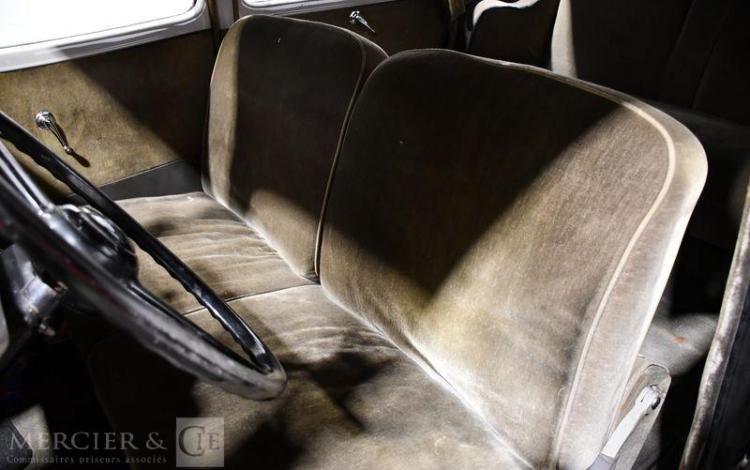 CITROEN TRACTION TYPE 15 SIX – MALLE NOIR 8601JJ59