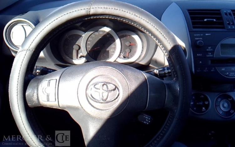 TOYOTA RAV-4 2.2 D4D 135 LIFE 4X4 NOIR 8741YX84