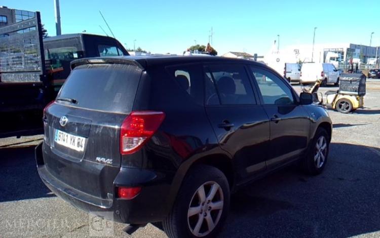 TOYOTA RAV-4 2.2 D4D 135 LIFE 4X4 NOIR 8741YX84