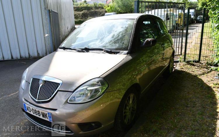 LANCIA YPSILON 1.4 95 PLATINO DFS BVA GRIS AD-088-MK
