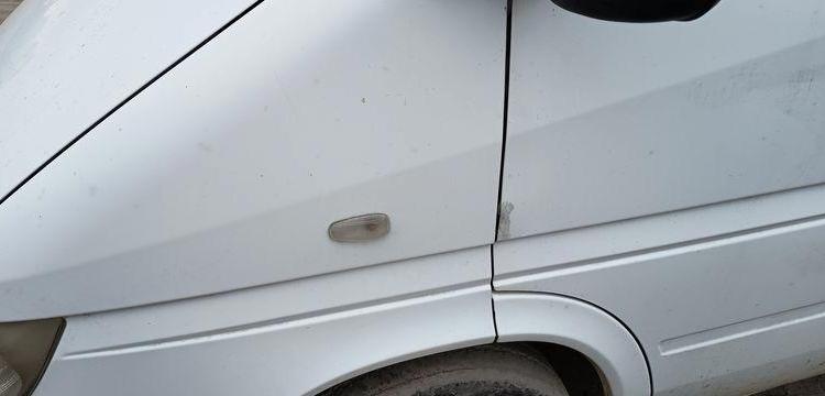MERCEDES SPRINTER 208 CDI 35 2,2D FOURGON 82CV – DIESEL – 252477 KMS – ANNEE 2005 BLANC AF-642-SY