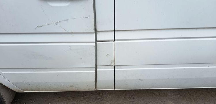 MERCEDES SPRINTER 208 CDI 35 2,2D FOURGON 82CV – DIESEL – 252477 KMS – ANNEE 2005 BLANC AF-642-SY