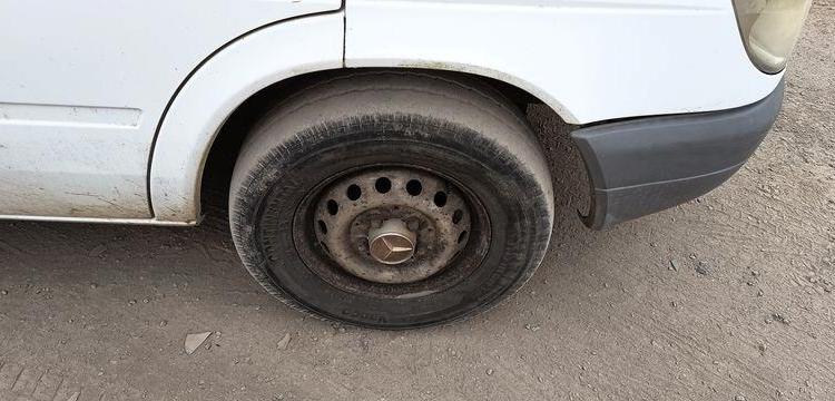 MERCEDES SPRINTER 208 CDI 35 2,2D FOURGON 82CV – DIESEL – 252477 KMS – ANNEE 2005 BLANC AF-642-SY