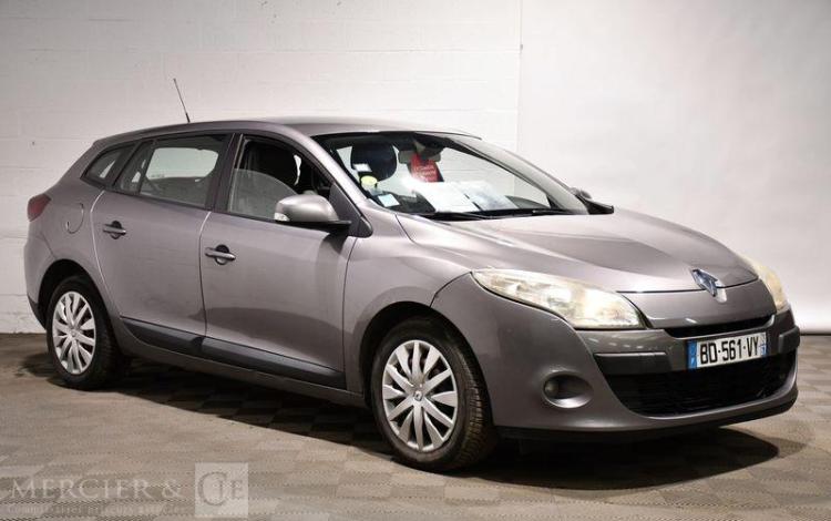 RENAULT MEGANE ESTATE 1.9 DCI 130 CARMINAT GRIS BD-561-VY