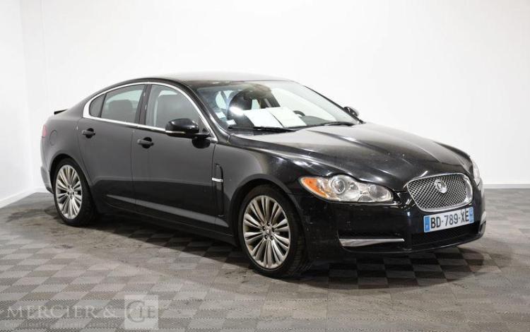JAGUAR XF 3,0 D 240CH LUXURY PREMIUM BVA NOIR BD-789-XE