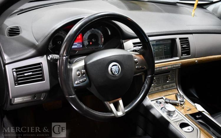 JAGUAR XF 3,0 D 240CH LUXURY PREMIUM BVA NOIR BD-789-XE