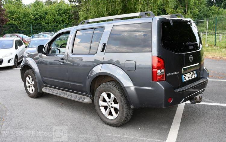 NISSAN PATHFINDER 2,5 DCI 190CH LE 4WD GRIS BF-403-PD