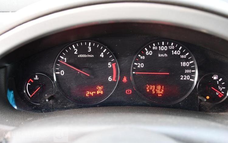 NISSAN PATHFINDER 2,5 DCI 190CH LE 4WD GRIS BF-403-PD
