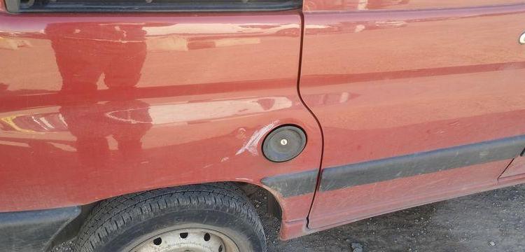 PEUGEOT PARTNER UTILITAIRE 1.6 HDI FOURGON 75 CV – DIESEL – 115551 KMS – ANNEE 2006 BORDEAUX BH-578-MR