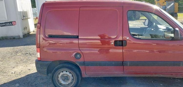 PEUGEOT PARTNER UTILITAIRE 1.6 HDI FOURGON 75 CV – DIESEL – 115551 KMS – ANNEE 2006 BORDEAUX BH-578-MR