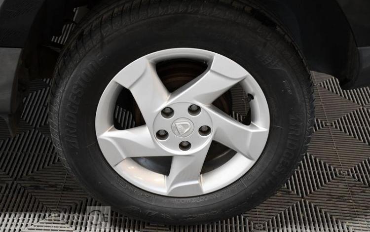 DACIA DUSTER 1.5 DCI 90 LAUREATE 4×2 NOIR BL-808-ZV