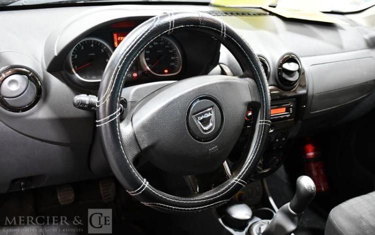 DACIA DUSTER 1.5 DCI 90 LAUREATE 4×2 NOIR BL-808-ZV