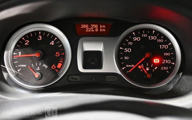 RENAULT CLIO ESTATE 1,5 DCI 105 XV DE FRANCE NOIR BM-720-LP