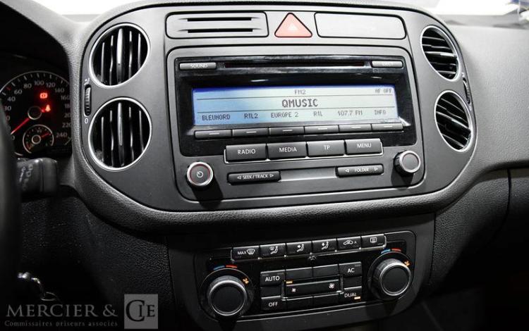 VOLKSWAGEN GOLF PLUS NOIR BM-913-GX