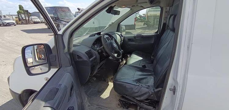 FIAT SCUDO 2 VUL 2,0 MJTD 16V FOURGON COURT 120 CV – DIESEL – 232518 KMS – ANNEE 2011 BLANC BS-104-MK