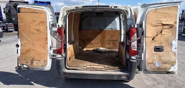 FIAT SCUDO 2 VUL 2,0 MJTD 16V FOURGON COURT 120 CV – DIESEL – 232518 KMS – ANNEE 2011 BLANC BS-104-MK