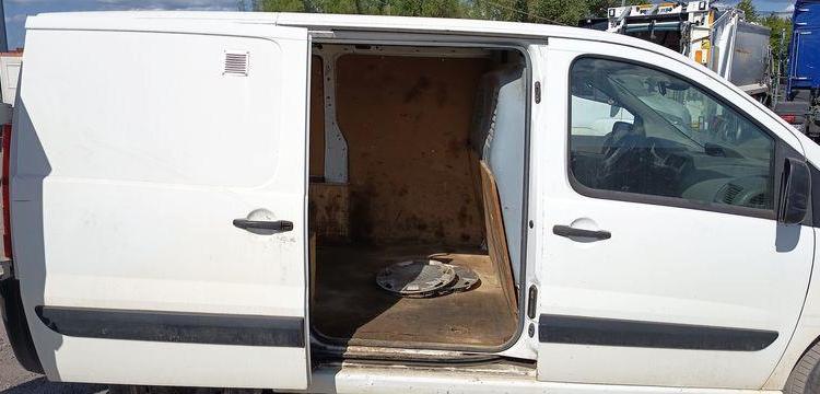 FIAT SCUDO 2 VUL 2,0 MJTD 16V FOURGON COURT 120 CV – DIESEL – 232518 KMS – ANNEE 2011 BLANC BS-104-MK