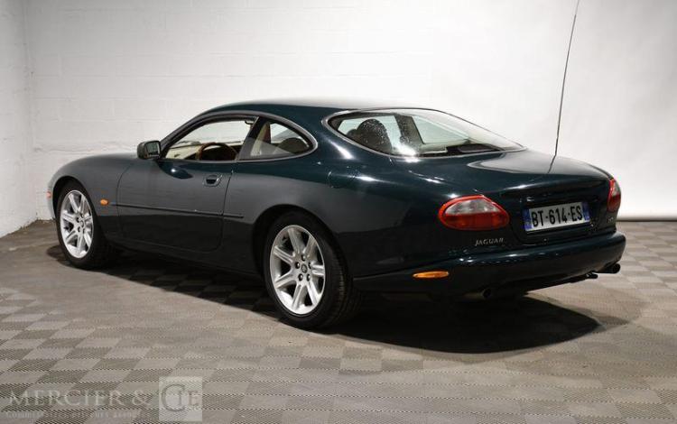 JAGUAR XK8 COUPE 4,0 VERT BT-614-ES