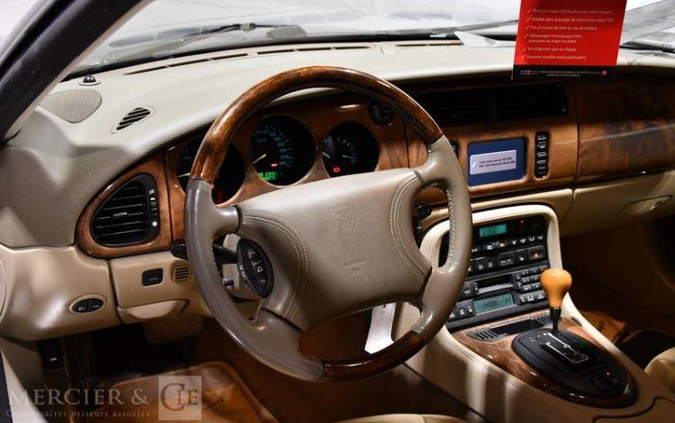 JAGUAR XK8 COUPE 4,0 VERT BT-614-ES