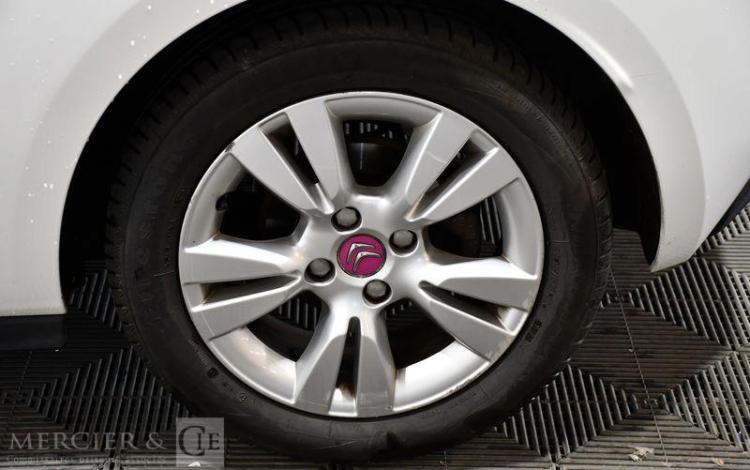 CITROEN DS 3 1,6 HDI 90CH SO CHIC BLANC BX-114-DH