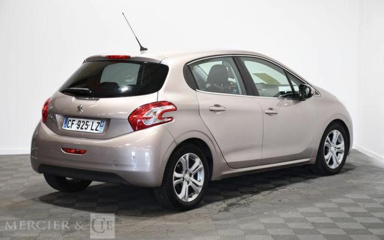 PEUGEOT 208 BEIGE CF-925-LZ