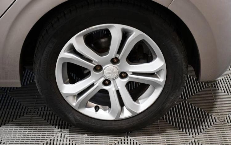 PEUGEOT 208 BEIGE CF-925-LZ