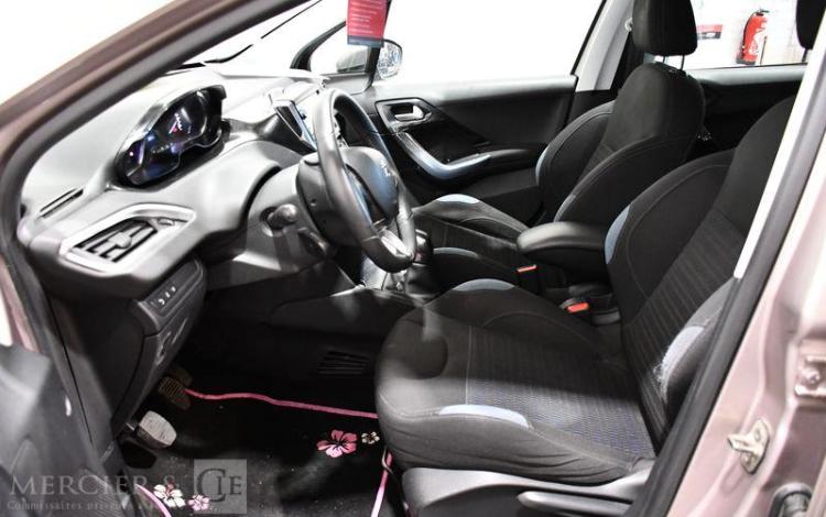 PEUGEOT 208 BEIGE CF-925-LZ