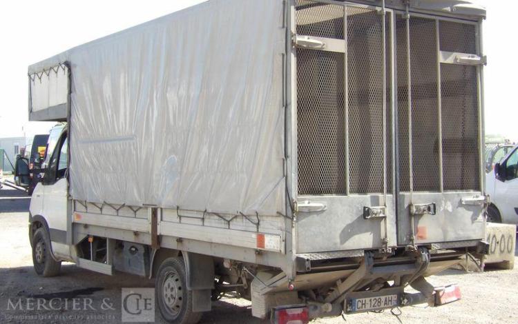 IVECO DAILY V 35S13 2,3LD DPF BVM6 126 CV BACHE AVEC HAYON ANTEO – DIESEL – 304442 KMS BLANC CH-128-AH